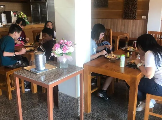 Ostello Golden Pagoda Hostel & Cafe Bangkok